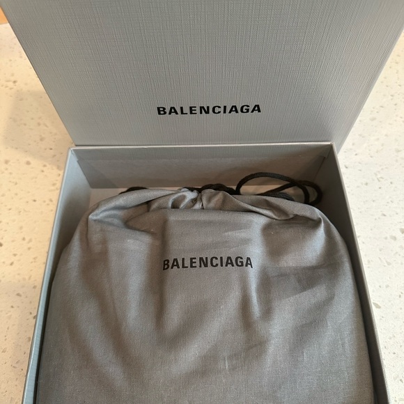 Balenciaga Hourglass Shiny Mock-Croc Black Chain Wallet - Picture 9 of 16